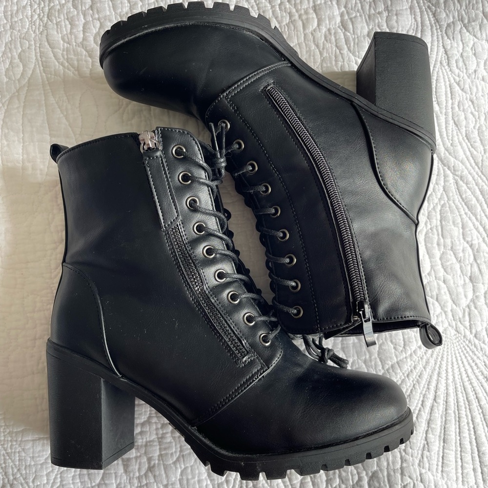 Women’s Black Leather Lace Up Chunky Heel Boots Size Nine 9 By STREETWEARSOCIETY